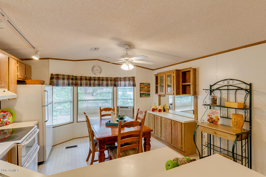 2887 Long Rifle Place Overgaard, AZ 85933 - Photo 15 of 36 15 - LIGHT & BRIGHT
