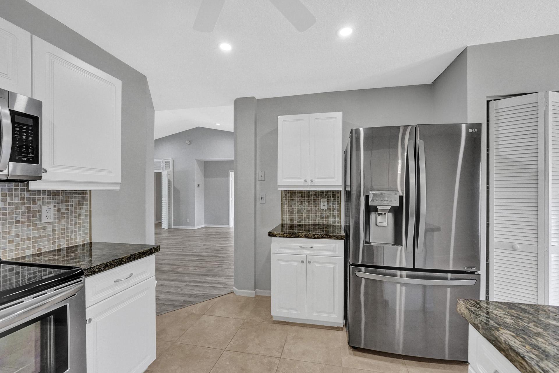 6761 Montego Bay Boulevard, Unit D Boca Raton, FL 33433 - Photo 11 of 38 Kitchen