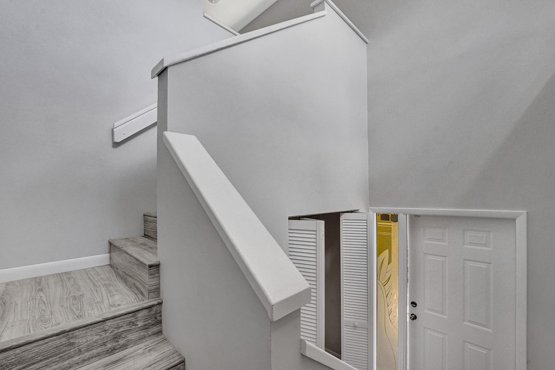 6761 Montego Bay Boulevard, Unit D Boca Raton, FL 33433 - Photo 4 of 38 Entryway