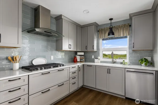 $664,900 | 179 Perry Drive, Coupeville, WA 98239