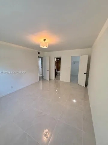 a view of empty room with window