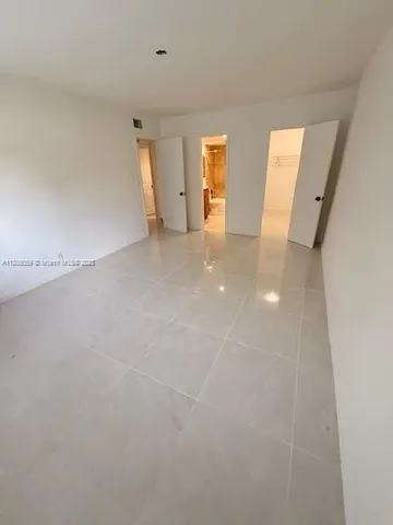 $240,000 | 3101 Oakland Shores Drive, Unit H102, Oakland Park, FL 33309