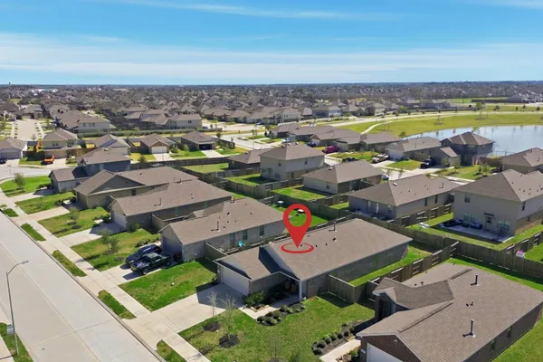 $305,000 | 14502 Woodcott Warren Way, Rosharon, TX 77583