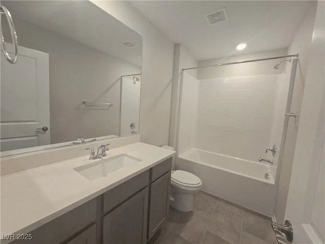 $2,595 | 7526 Dawn Lndg Avenue, Las Vegas, NV 89113