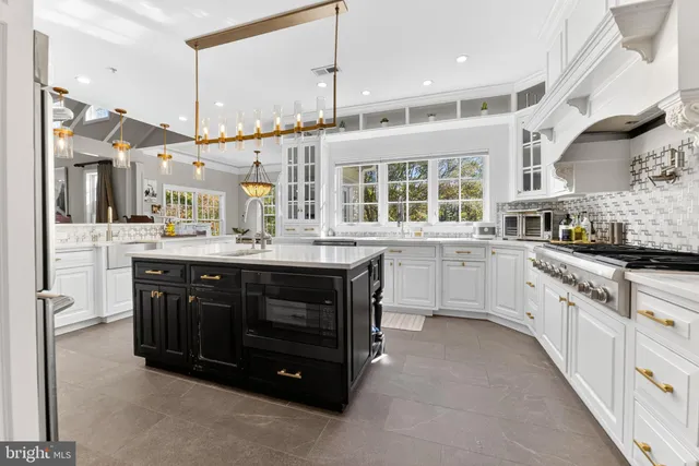 $2,700,000 | 5765 Valley Stream Drive, Doylestown, PA 18902