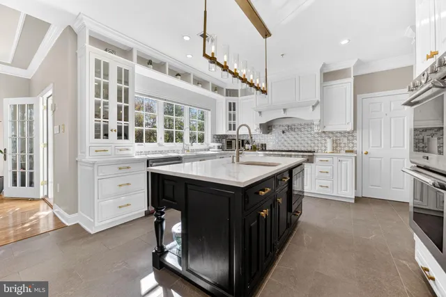 $2,700,000 | 5765 Valley Stream Drive, Doylestown, PA 18902