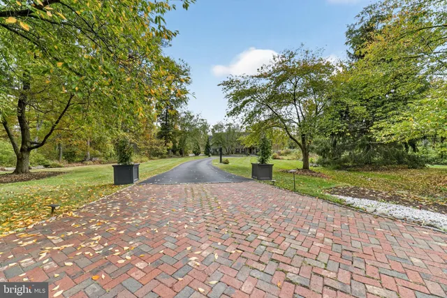 $2,700,000 | 5765 Valley Stream Drive, Doylestown, PA 18902