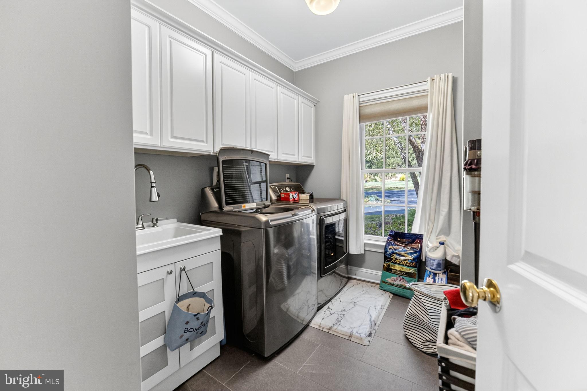 5765 Valley Stream Drive Doylestown, PA 18902 - Photo 24 of 60 Laundry room