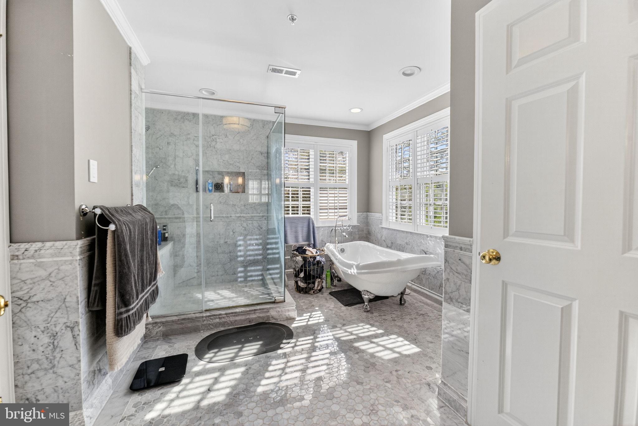 5765 Valley Stream Drive Doylestown, PA 18902 - Photo 31 of 60 Primary bathroom