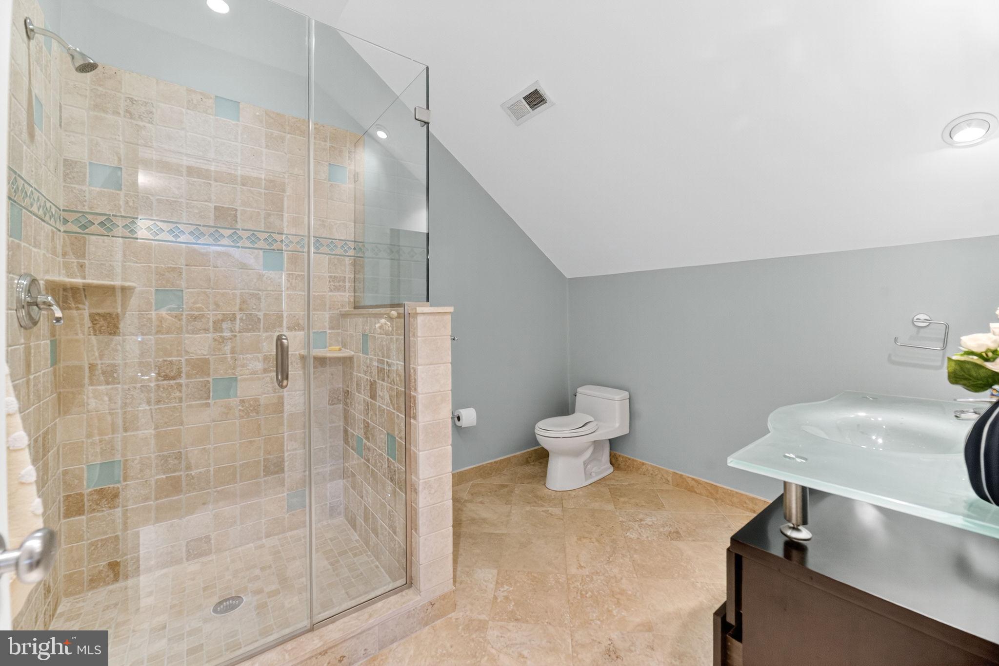 5765 Valley Stream Drive Doylestown, PA 18902 - Photo 45 of 60 3rd floor full bath