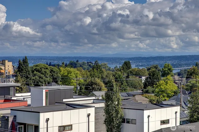 $799,900 | 1421 19th Avenue, Unit D, Seattle, WA 98122