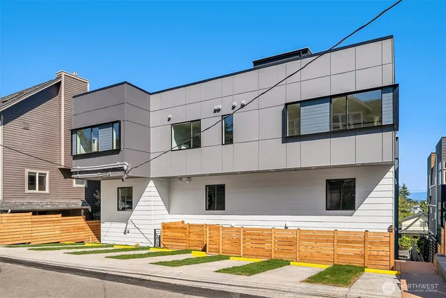 $799,900 | 1421 19th Avenue, Unit D, Seattle, WA 98122