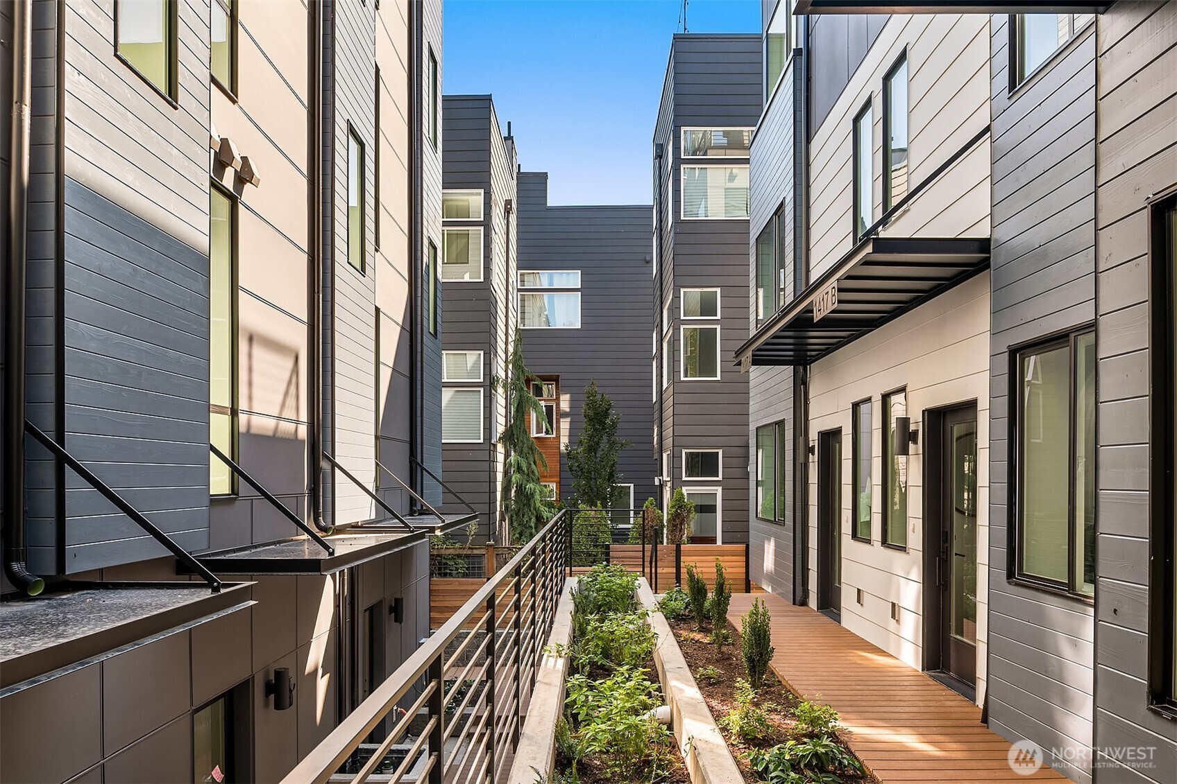 1421 19th Avenue, Unit D Seattle, WA 98122 - Photo 31 of 37