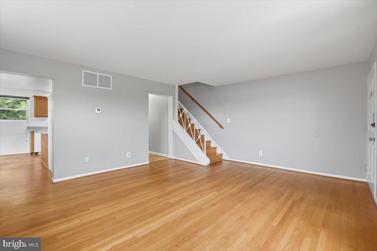 5024 8th Road South Arlington, VA 22204 - Photo 7 of 35
