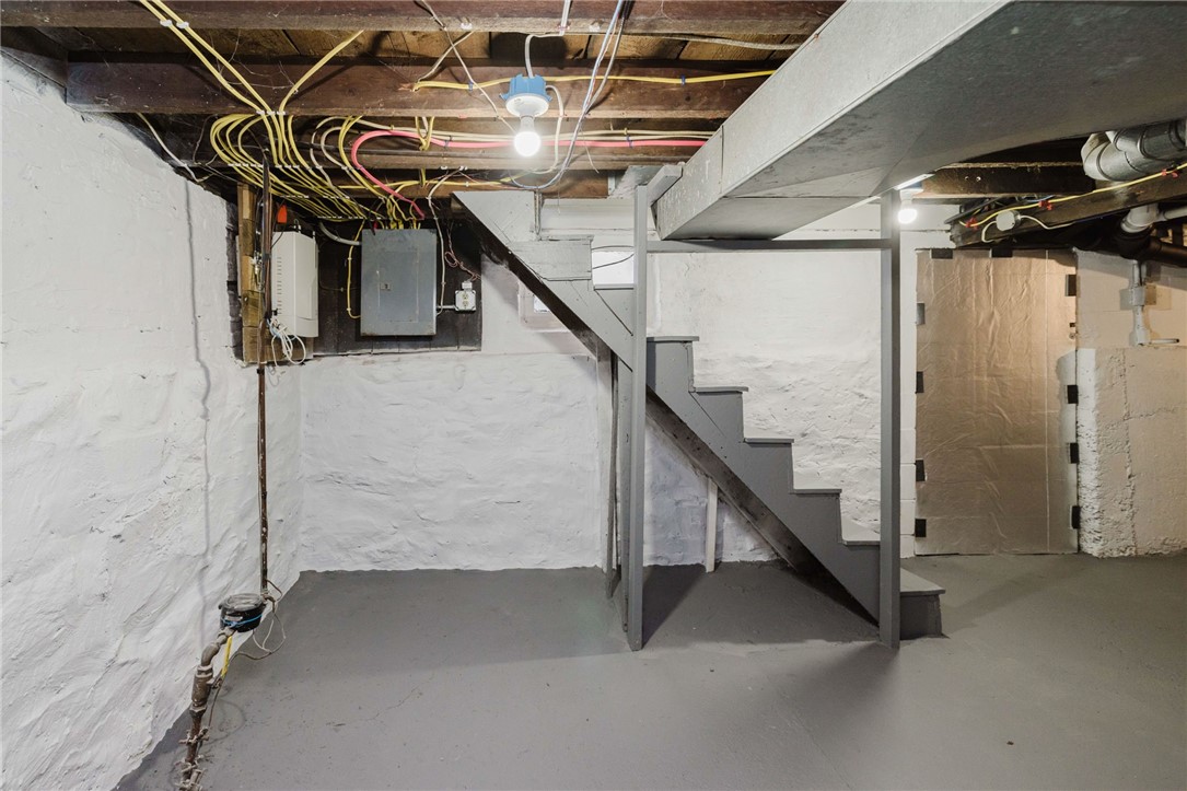 38 Madison Street Pawtucket, RI 02861 - Photo 41 of 47