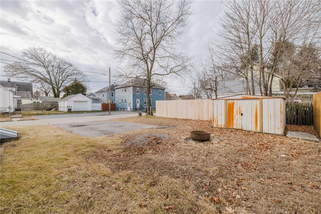 38 Madison Street Pawtucket, RI 02861 - Photo 5 of 47