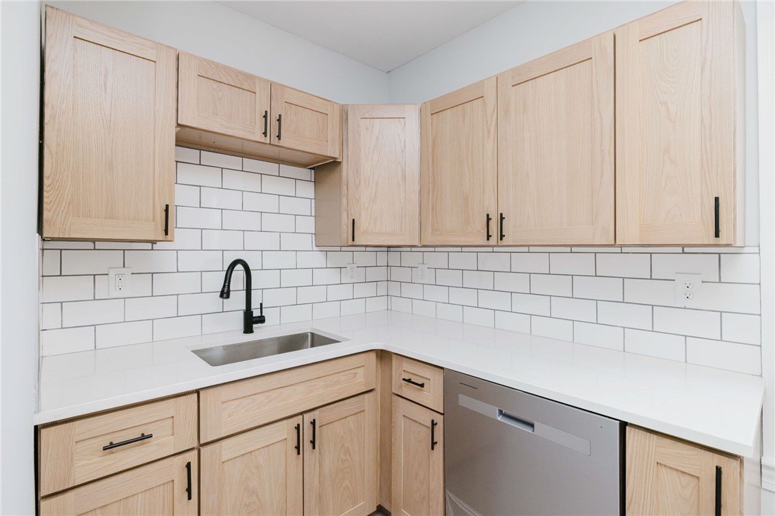 38 Madison Street Pawtucket, RI 02861 - Photo 8 of 47