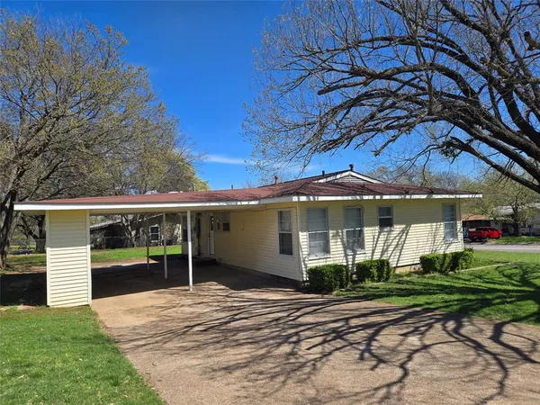 $1,665 | 1224 South Lamar Street, Weatherford, TX 76086