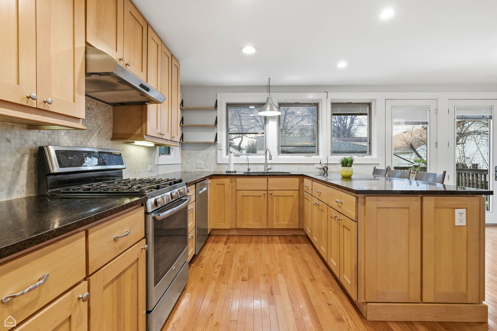 8434 Keystone Avenue Skokie, IL 60076 - Photo 4 of 18