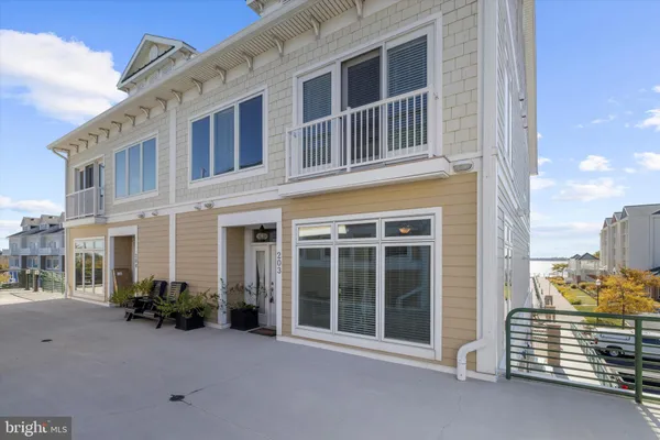 a picture of a bathroom