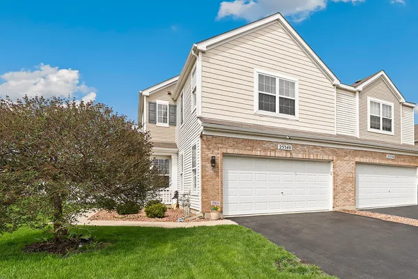 $300,000 | 25340 Colligan Street, Manhattan, IL 60442