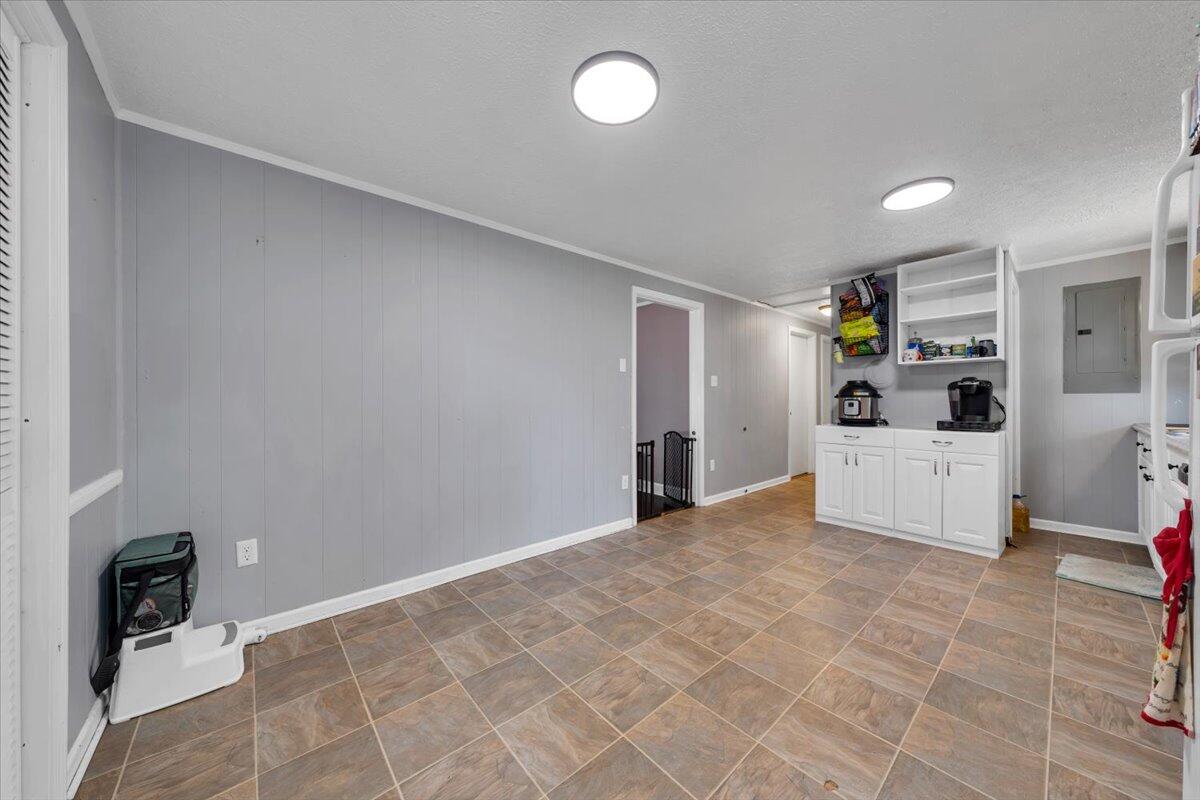 1383 Colonial Road Blue Ridge, VA 24064 - Photo 8 of 17 08-MIB03061
