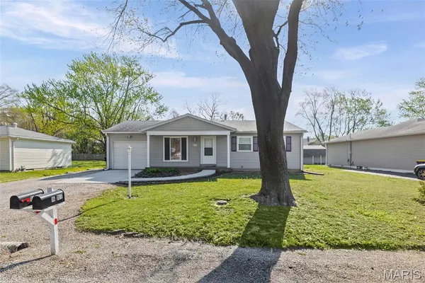 $190,000 | 14 Dee Street, Moro, IL 62067