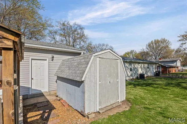 $198,000 | 14 Dee Street, Moro, IL 62067