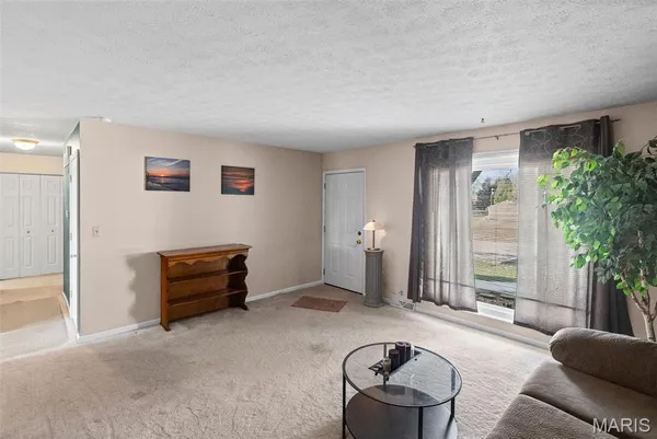 $198,000 | 14 Dee Street, Moro, IL 62067