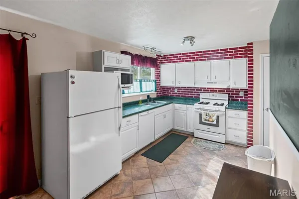 $198,000 | 14 Dee Street, Moro, IL 62067