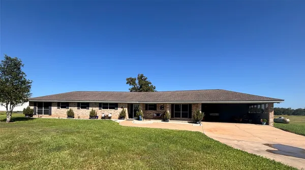 $889,622 | 3230 South S Farm, Fayetteville, TX 78940