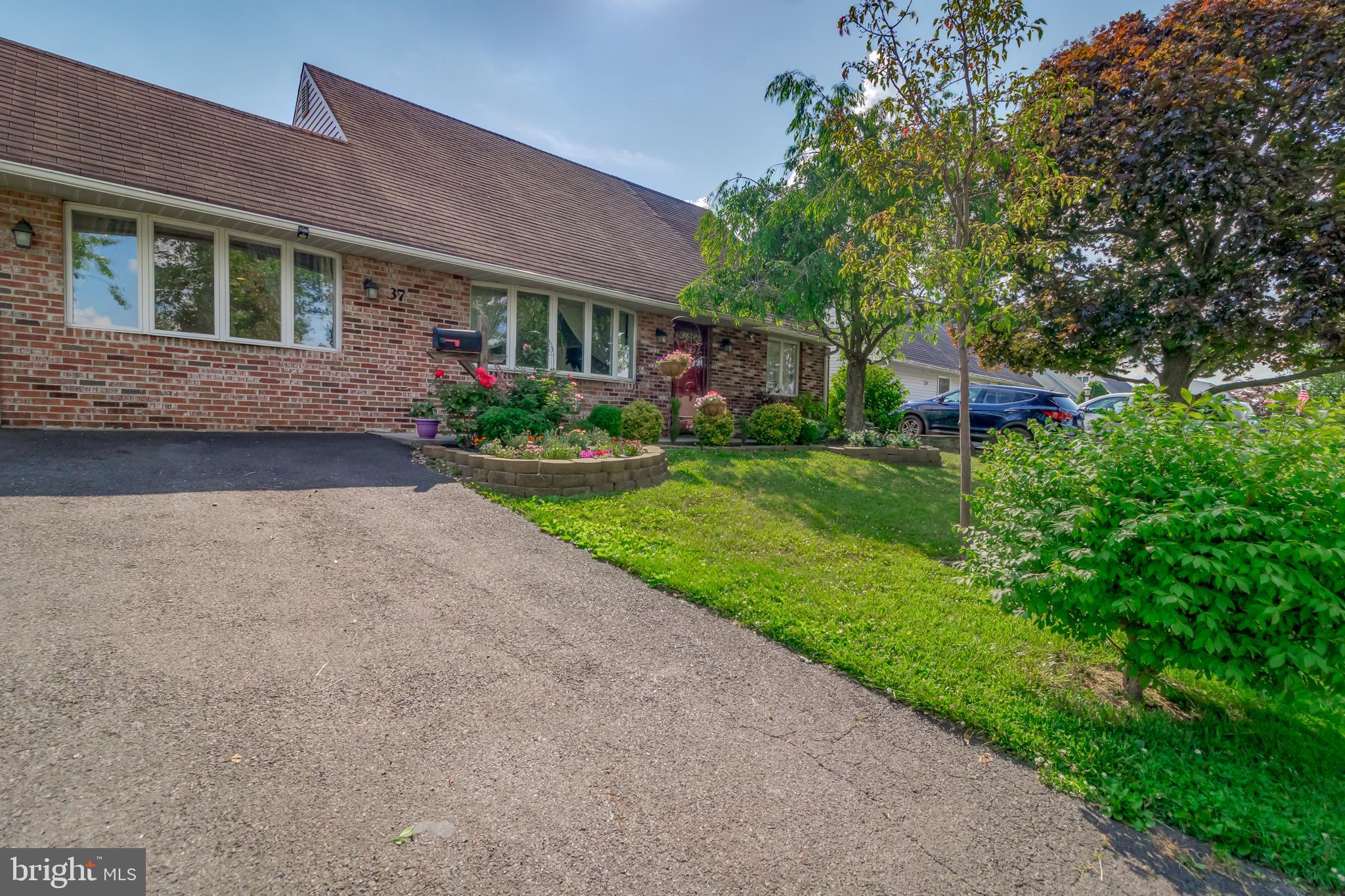 37 Pine Needle Road Levittown, PA 19056 - Photo 2 of 28 Front Exterior