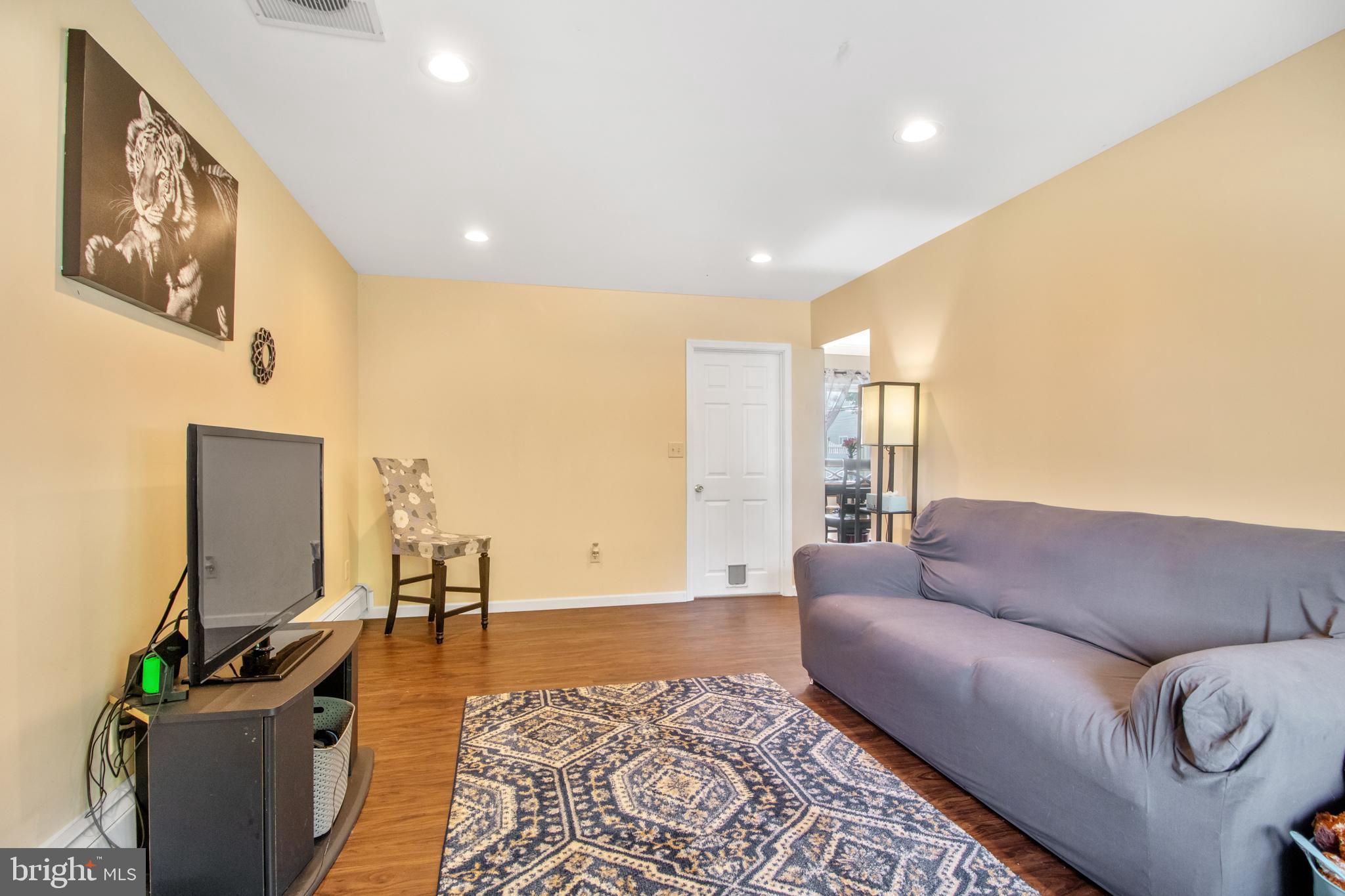 37 Pine Needle Road Levittown, PA 19056 - Photo 16 of 28 Family Room