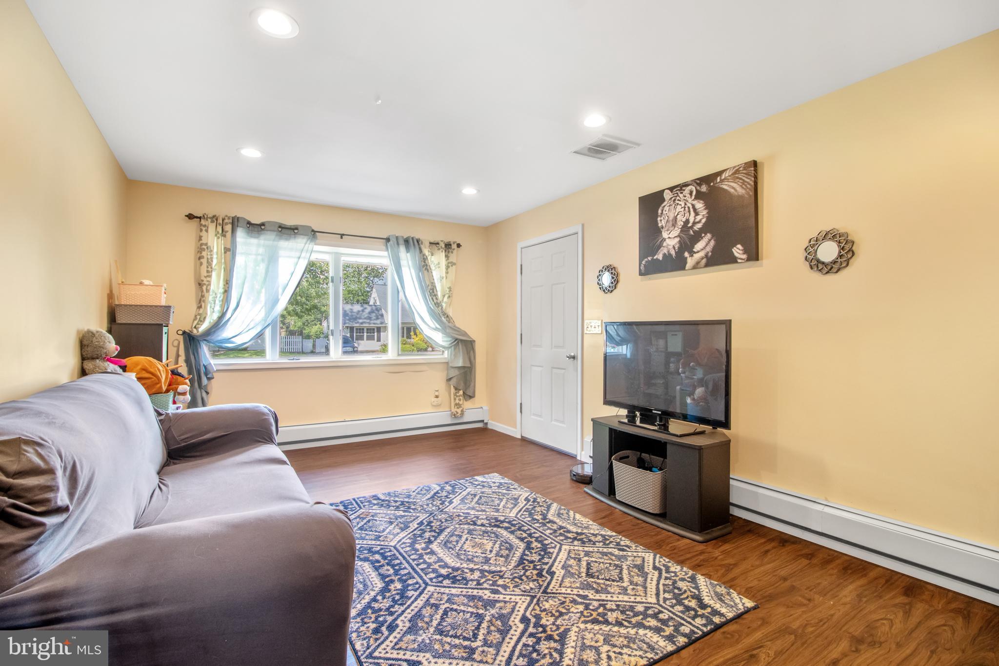 37 Pine Needle Road Levittown, PA 19056 - Photo 17 of 28 Family Room