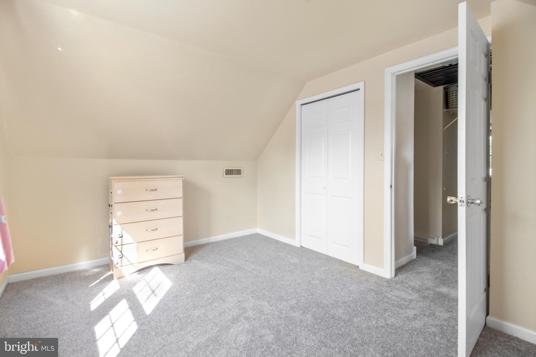 37 Pine Needle Road Levittown, PA 19056 - Photo 19 of 28 2nd Floor 3rd Bedroom