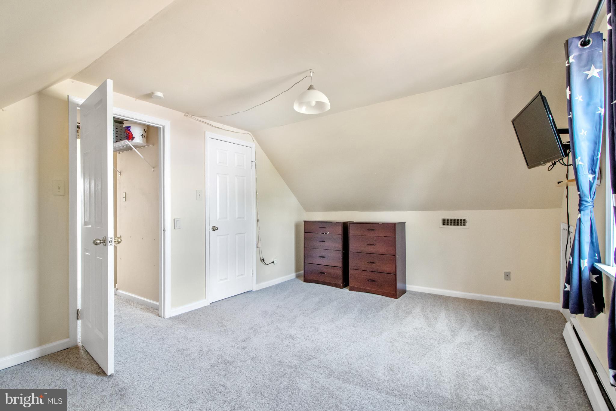 37 Pine Needle Road Levittown, PA 19056 - Photo 21 of 28 2nd Floor, 4th Bedroom