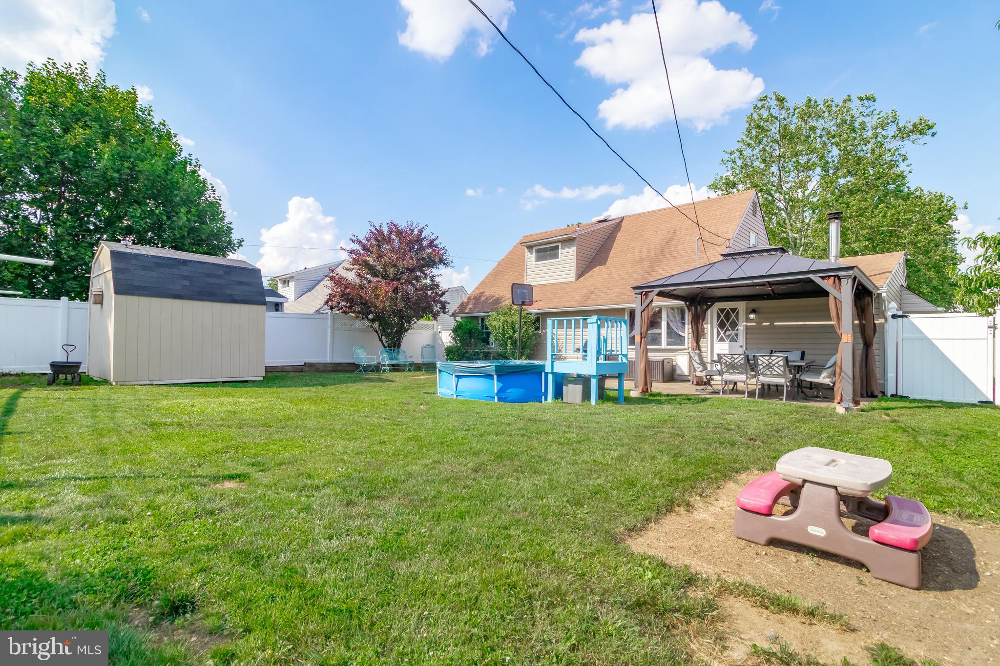 37 Pine Needle Road Levittown, PA 19056 - Photo 24 of 28 Rear Yard