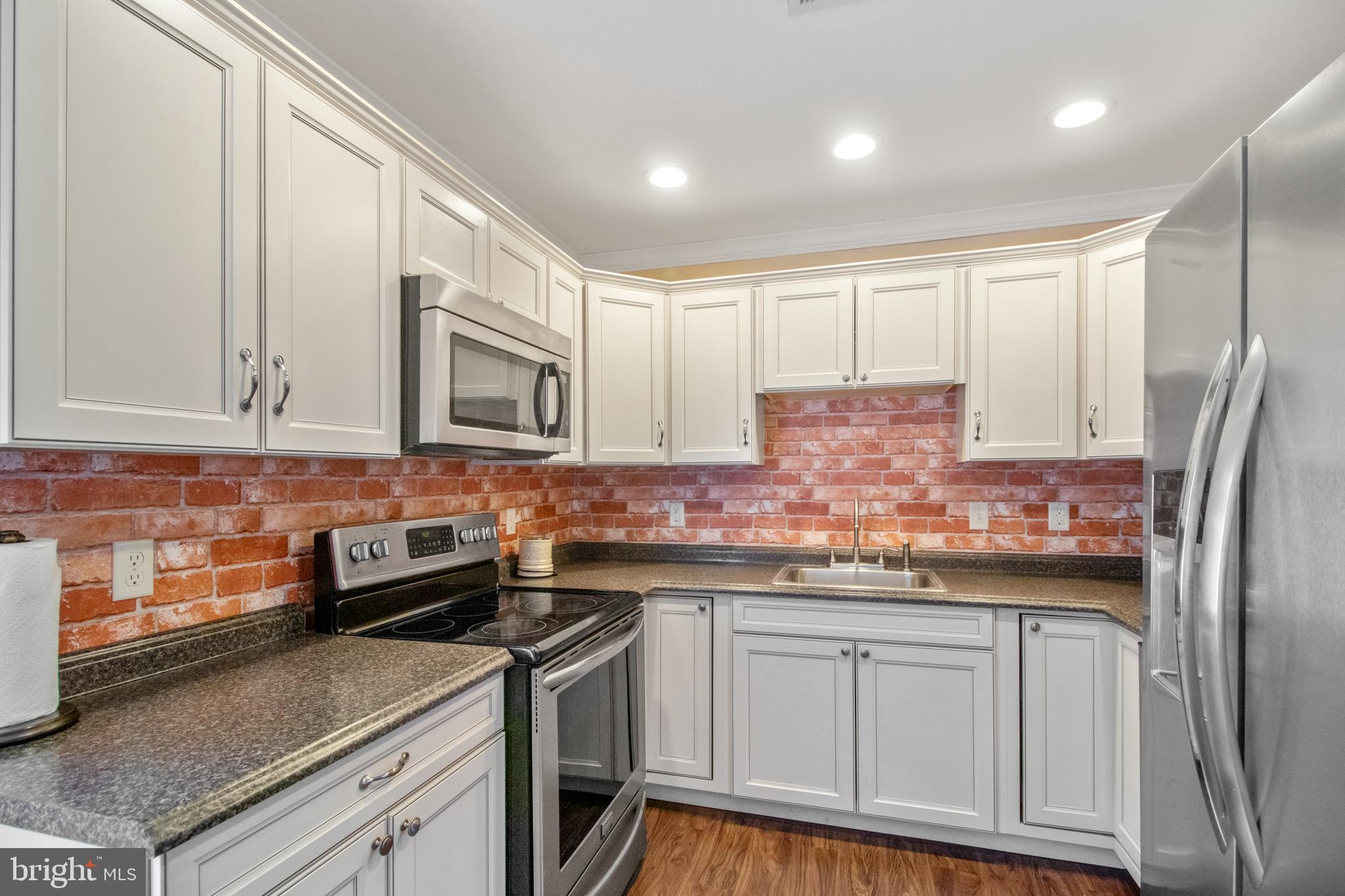 37 Pine Needle Road Levittown, PA 19056 - Photo 7 of 28 Kitchen