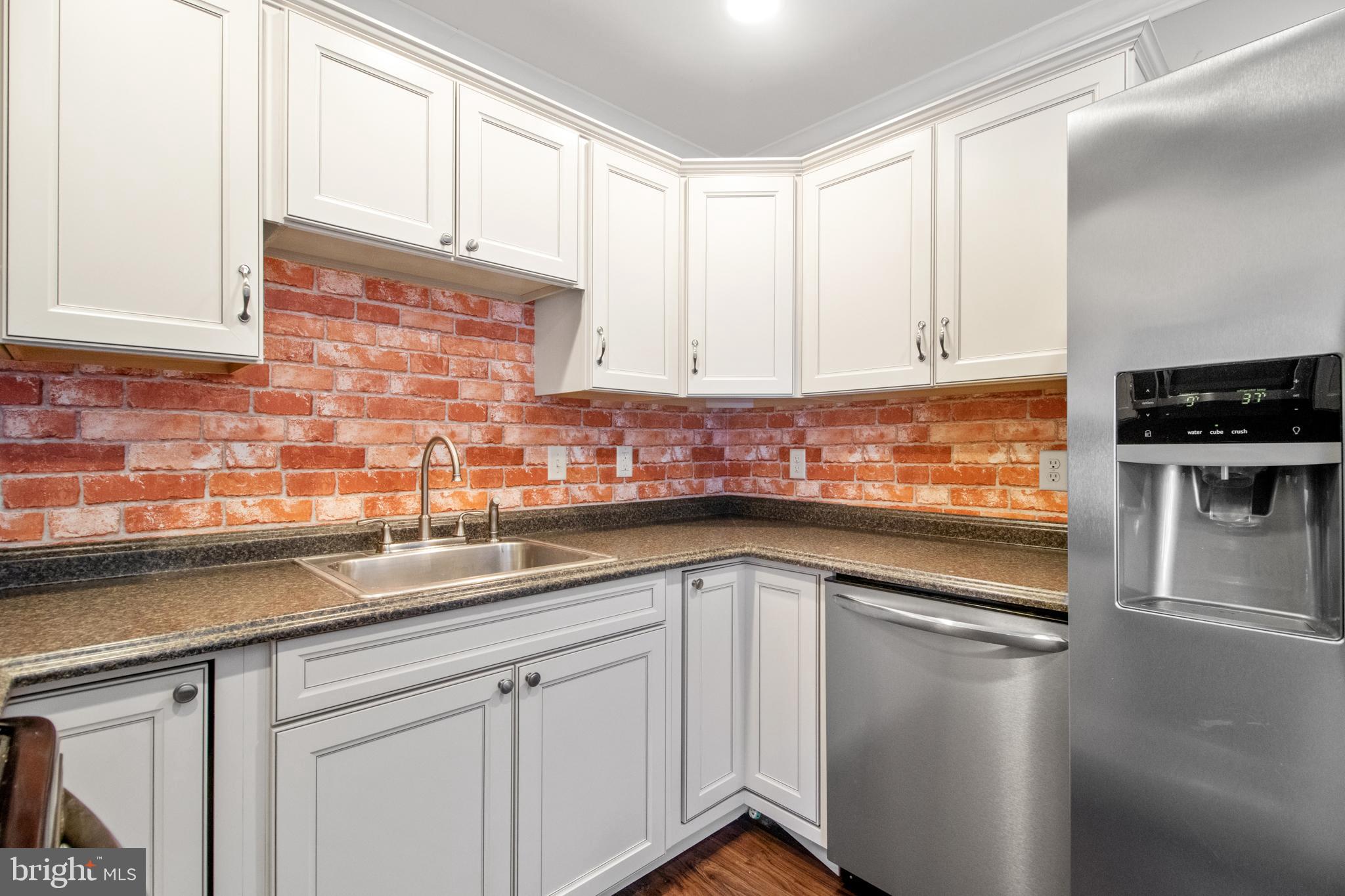 37 Pine Needle Road Levittown, PA 19056 - Photo 8 of 28 Kitchen