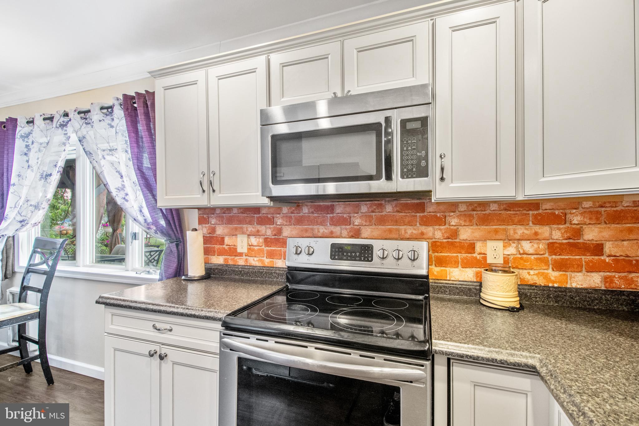 37 Pine Needle Road Levittown, PA 19056 - Photo 9 of 28 Kitchen