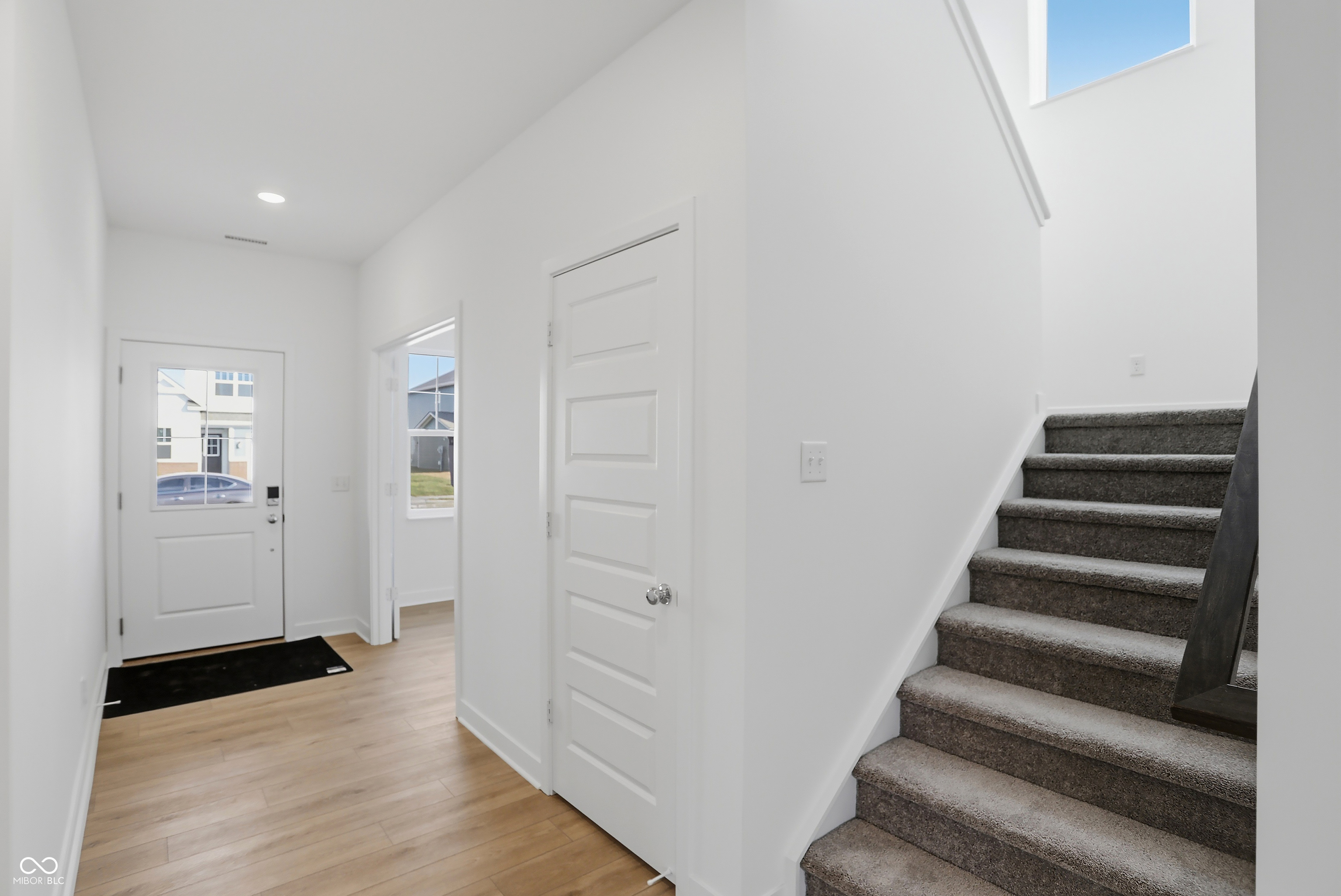 15451 Alperton Road Fishers, IN 46037 - Photo 8 of 45