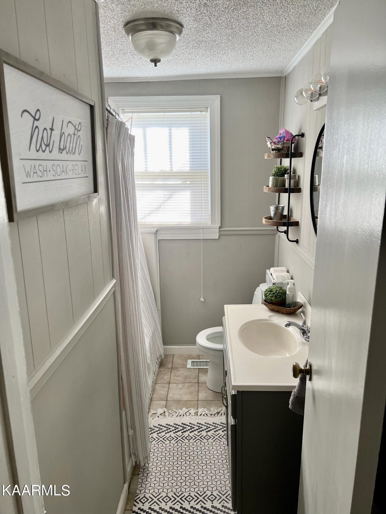 342 Glenlock Road Sweetwater, TN 37874 - Photo 13 of 14 Bath