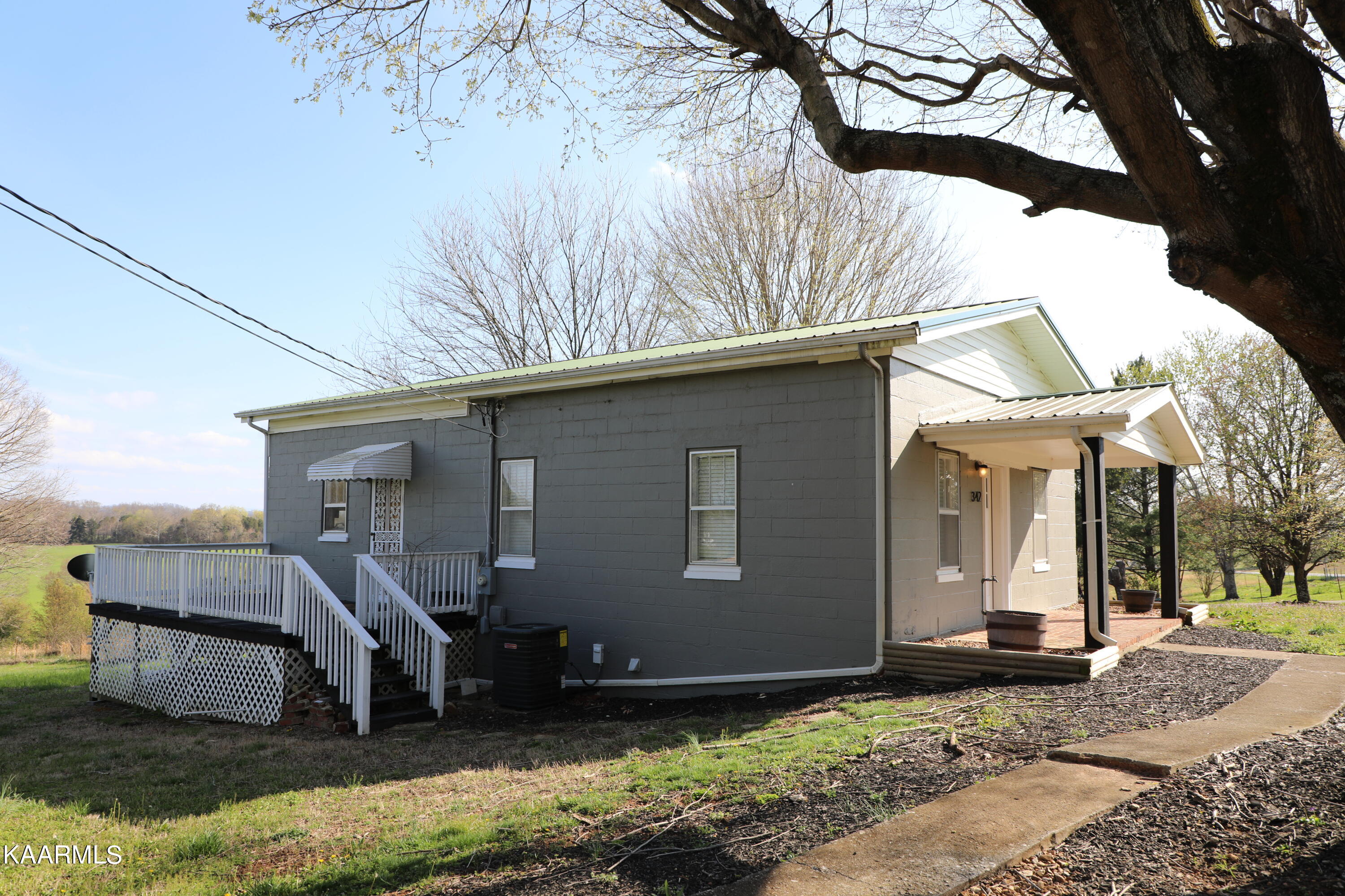 342 Glenlock Road Sweetwater, TN 37874 - Photo 3 of 14 Side