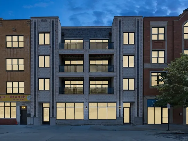 $450,000 | 1355 North Western Avenue, Unit 2B, Chicago, IL 60622