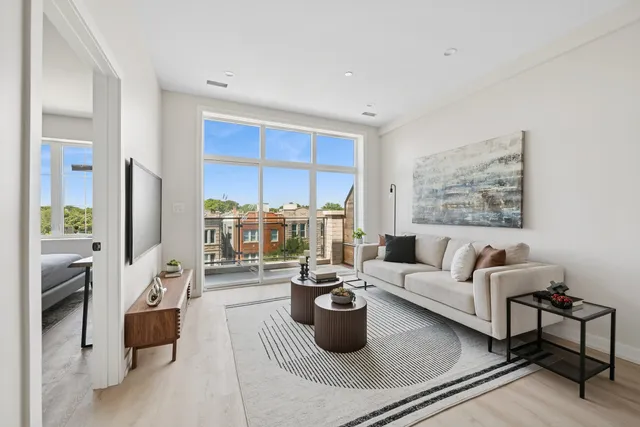 $450,000 | 1355 North Western Avenue, Unit 2B, Chicago, IL 60622