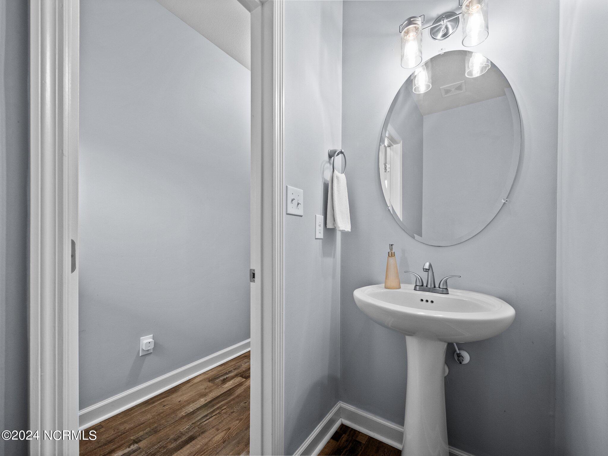 504 Caldwell Loop Jacksonville, NC 28546 - Photo 11 of 50 23-web-or-mls-P6170476