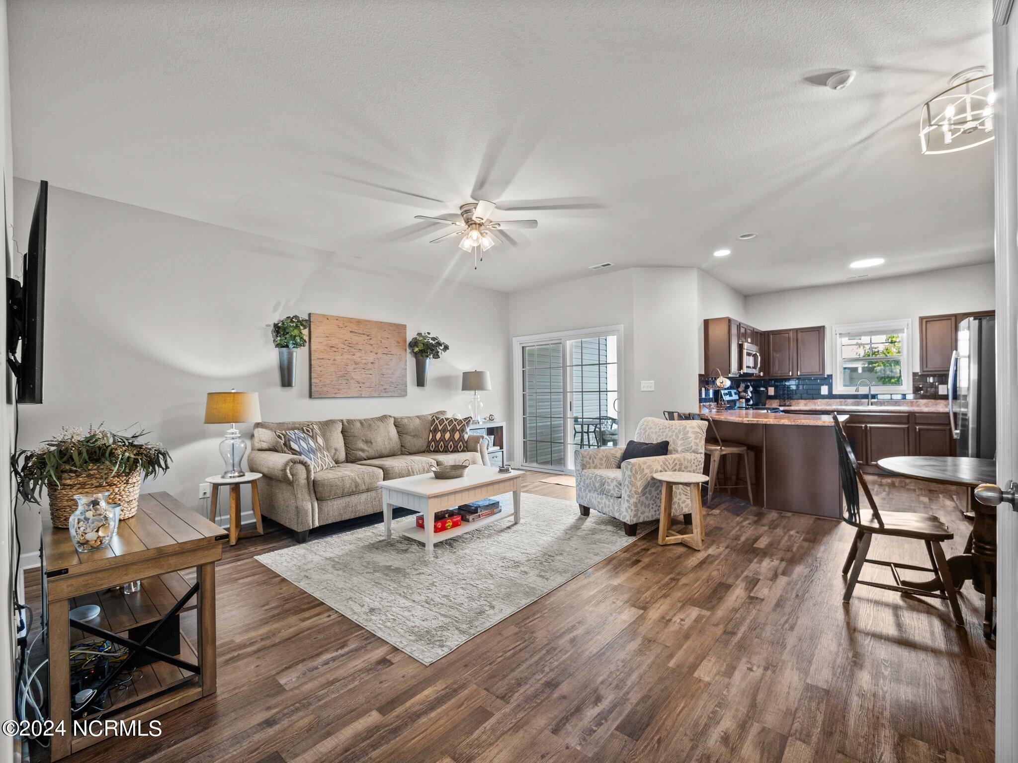 504 Caldwell Loop Jacksonville, NC 28546 - Photo 12 of 50 24-web-or-mls-P6170491