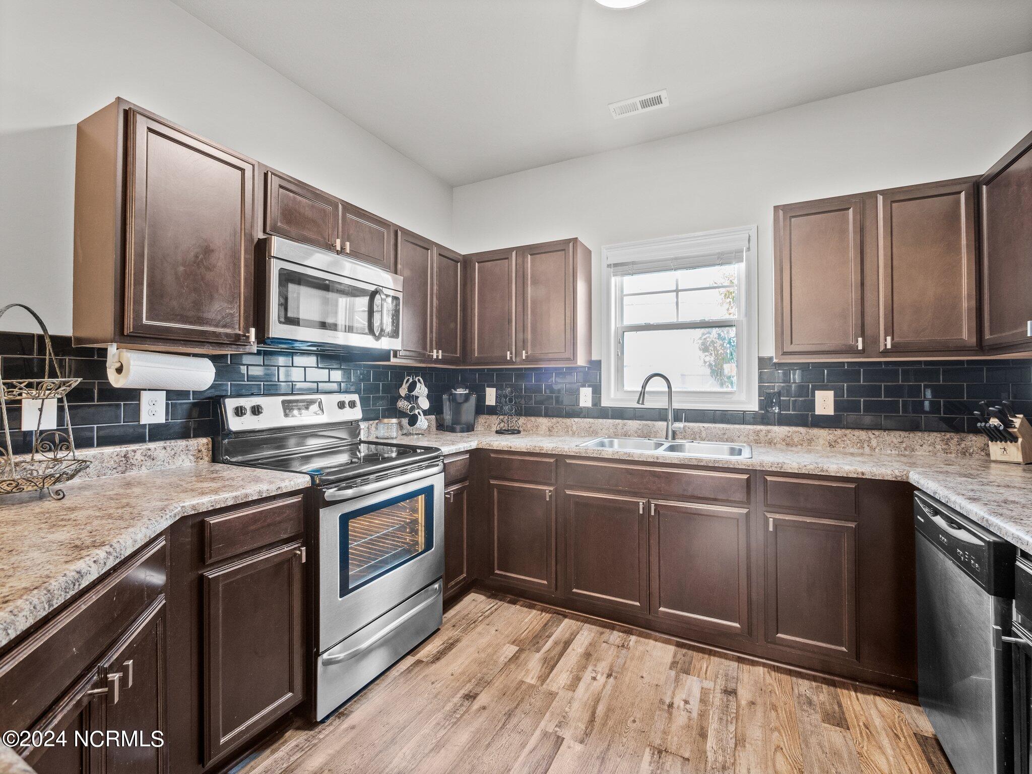 504 Caldwell Loop Jacksonville, NC 28546 - Photo 17 of 50 29-web-or-mls-P6170536