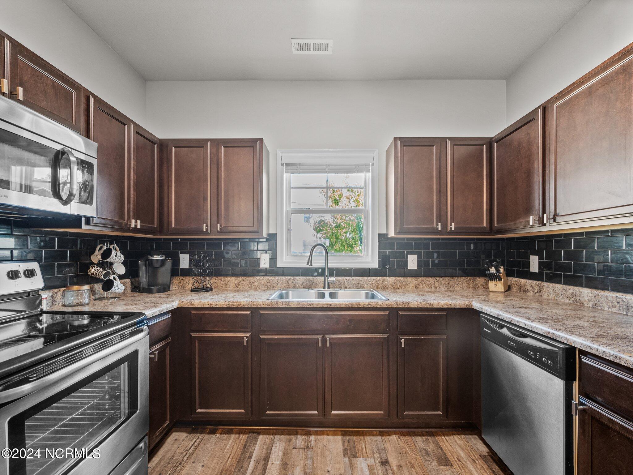 504 Caldwell Loop Jacksonville, NC 28546 - Photo 18 of 50 30-web-or-mls-P6170541