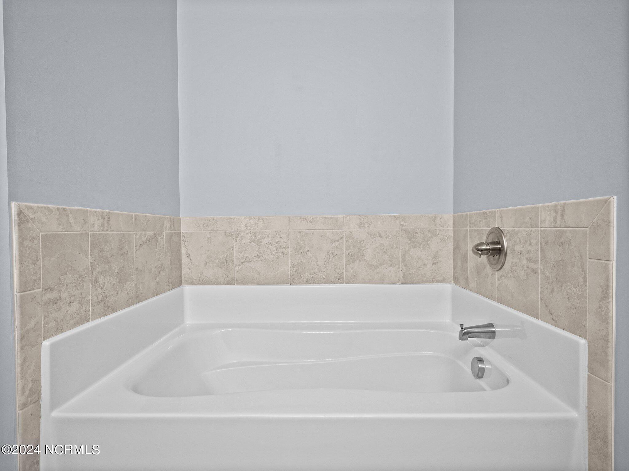 504 Caldwell Loop Jacksonville, NC 28546 - Photo 29 of 50 40-web-or-mls-P6170636